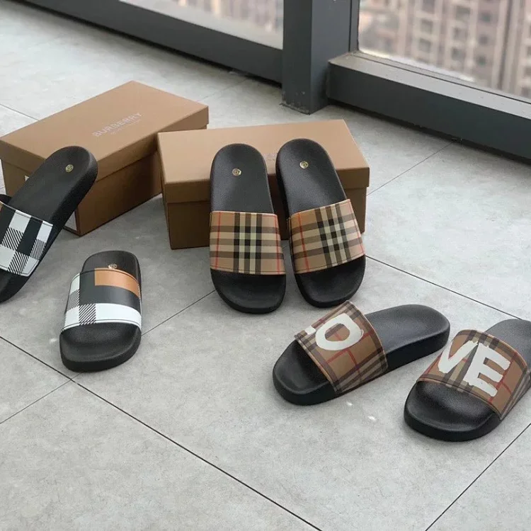Burberry Slides  7755655199                 