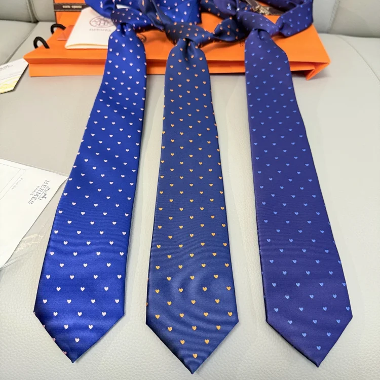Hermès All-Over Heart Jacquard Silk Tie 7825603766  